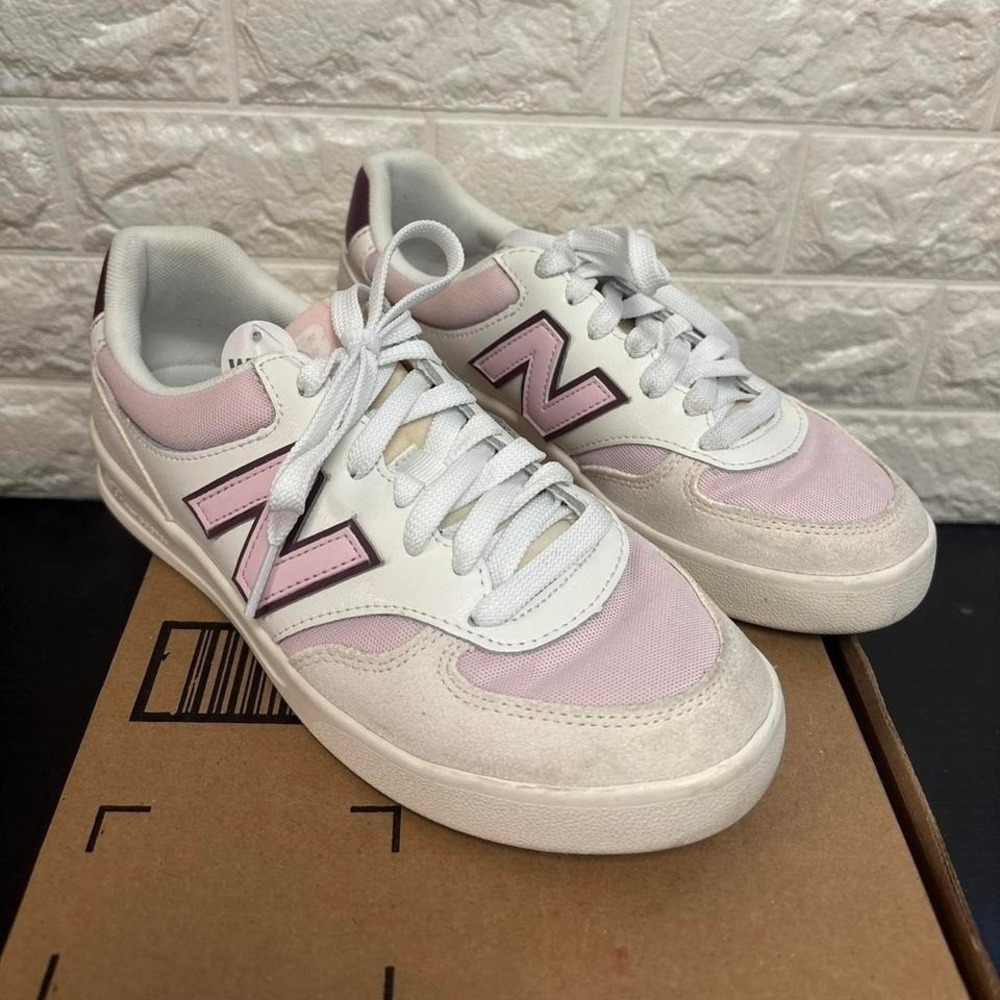 Women's New Balance, CT300 v3 Court Sneaker Size 5